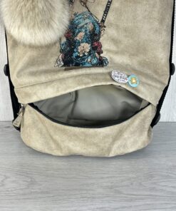 Alternative view of GIGA Geisha